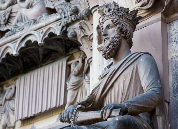 «À côté de la Sagesse, j’ai tenu pour rien la richesse.» (Sg 7, 8) «À côté de la Sagesse, j’ai tenu pour rien la richesse.» (Sg 7, 8)