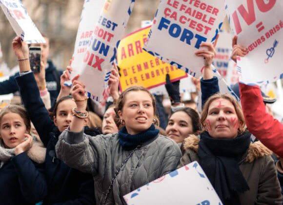 Marche pour la vie – Dimanche 18 janvier à 14h – Place du Trocadero